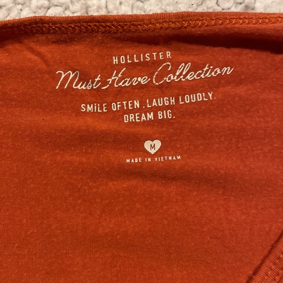 Orange soft hollister tshirt - Picture 4 of 7